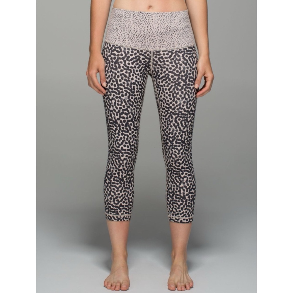 Lululemon Wunder Under Crop II Ace Spot Grain Black / Dottie Dash Grain Black 6 - Picture 3 of 11